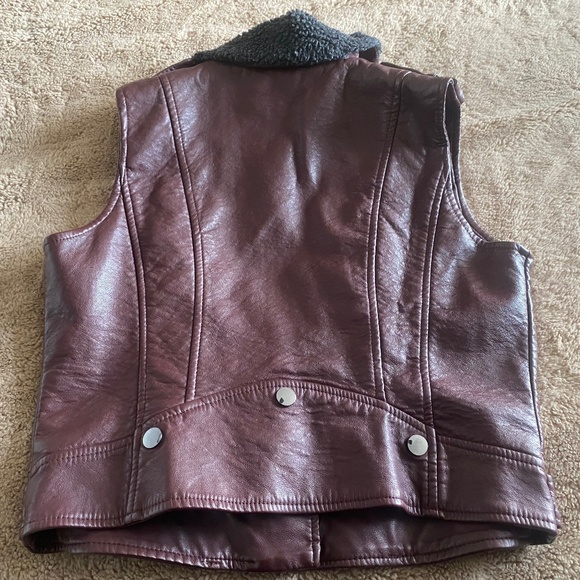 NWOT BURGUNDY FAUX LEATHER MOTO VEST - Picture 6 of 11